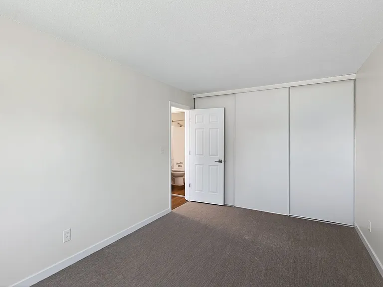 109th Place Apartments — Photo 43