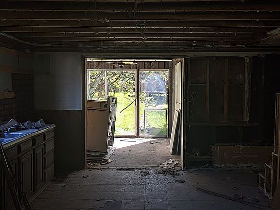 4th image of 109 2nd St