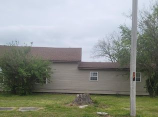 1004 Cherokee Ave APT 1, Baxter Springs, KS 66713