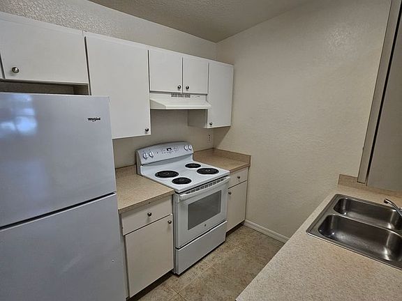 4th image of 531 NE 28th Ave Unit 200