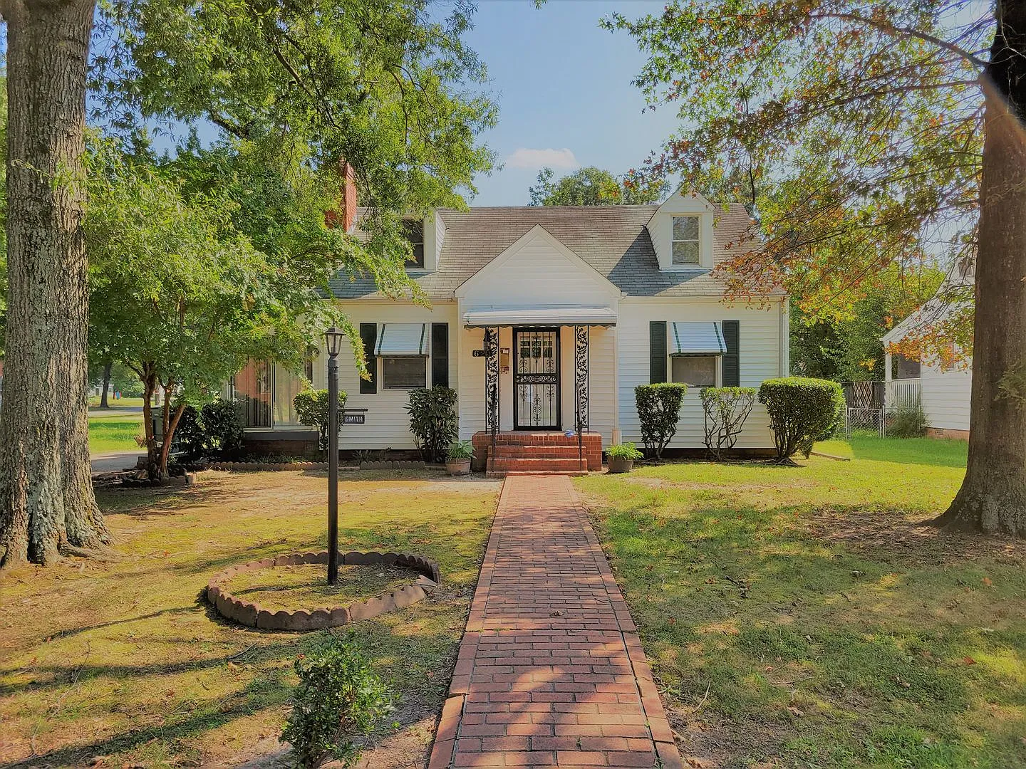 4 Bedroom/1 Bath Cape Cod near RIR — Photo 1
