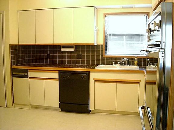 5th image of 12112 Holt Dr