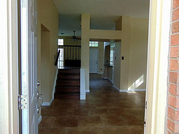 3rd image of 1719 Dogwood Brook Trl