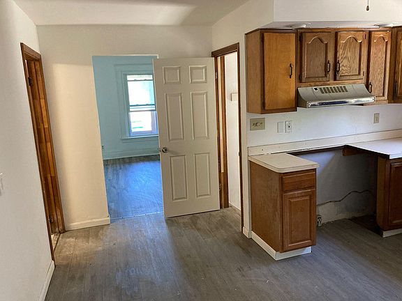 5th image of 1935 Niagara St #1F