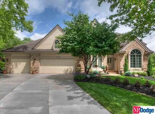16760 L Cir, Omaha, NE 68135