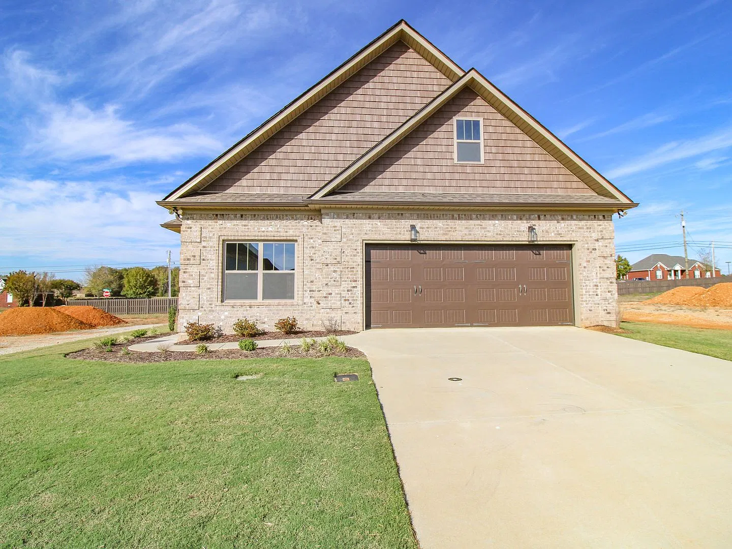 New Home And Move In Ready! — Photo 2