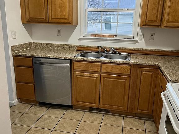 2nd image of 3228 Kanawha Ter #16