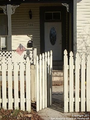 3rd image of 422 SPOFFORD AVE