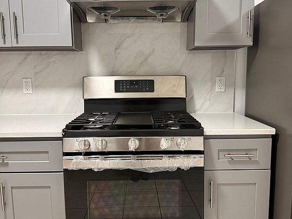 3rd image of 1886 E 51st St #1