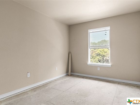 5th image of 3909 Turner Ave
