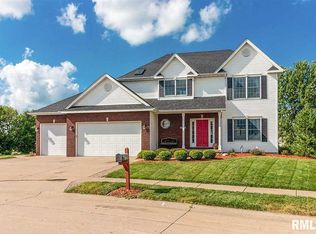 5350 Appleton Dr, Davenport, IA 52804