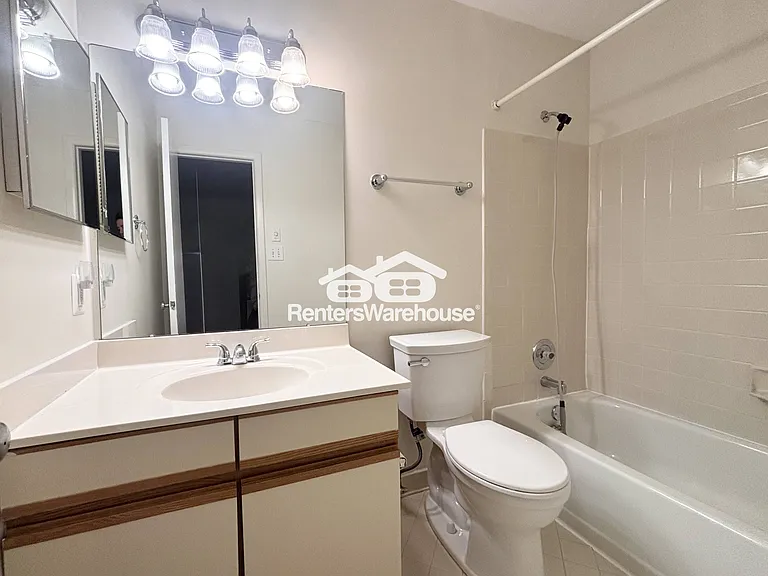 20469 Waters Point Ln — Photo 14
