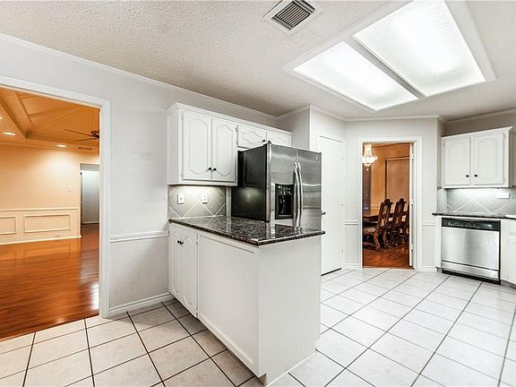 5th image of 2606 Oak Point Dr