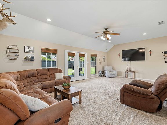 3rd image of 1406 Glenwood Dr