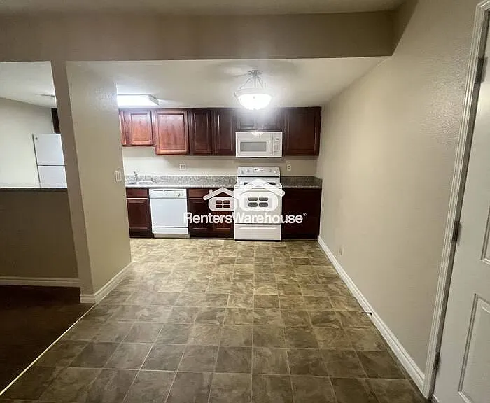 5026 River Glen Dr #159 — Photo 6