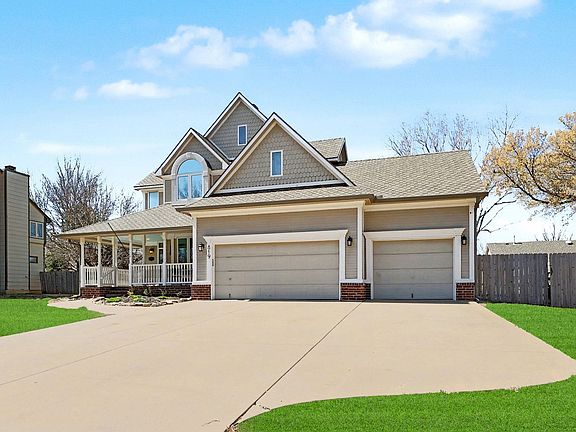 2nd image of 819 S Whippoorwill Rd