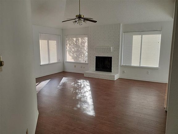 3rd image of 3301 Auburn Dr