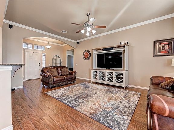 3rd image of 9100 Crooked Creek Ln