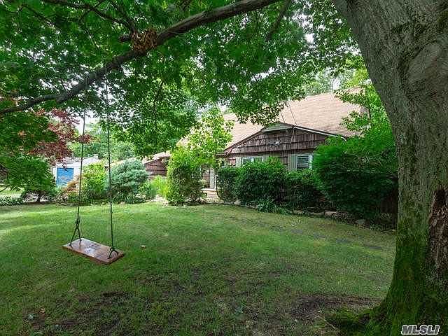 1st image of 7 Lisa Ln