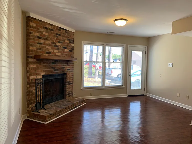 12 Durbin Pl — Photo 2