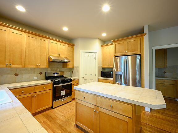 5th image of 21406 SE 1st Pl