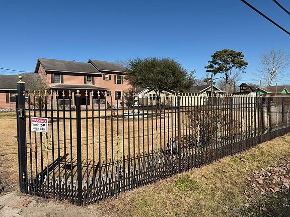 2nd image of 601 Mitchell Rd