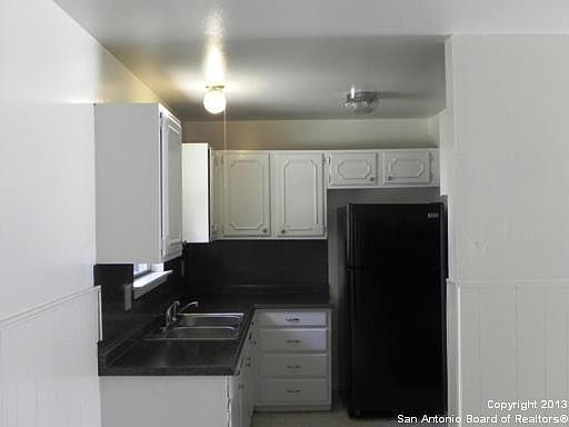 4th image of 1037 Curtiss Ave