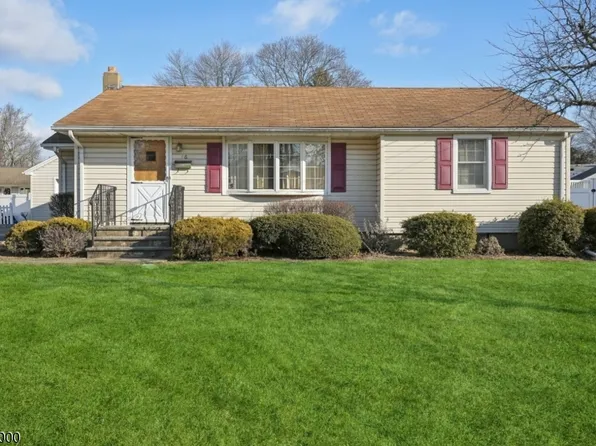 16 Mekeel Dr, Roxbury Twp., NJ 07876