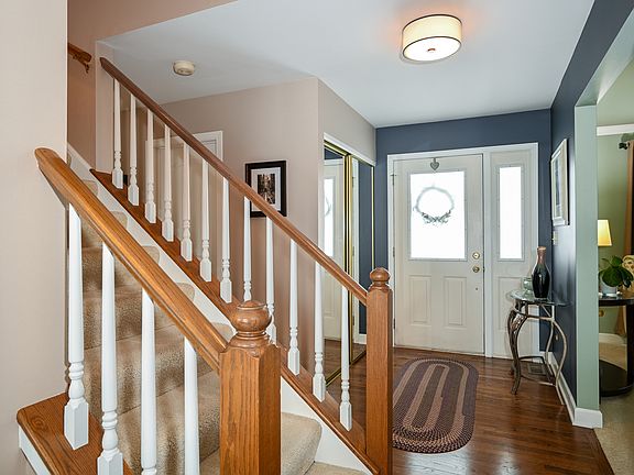 2nd image of 880 Hampton Dr