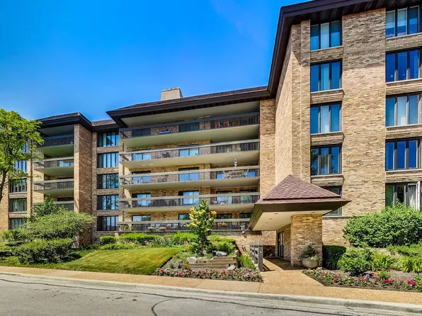 1621 Mission Hills Rd Unit N-207, Northbrook, IL 60062