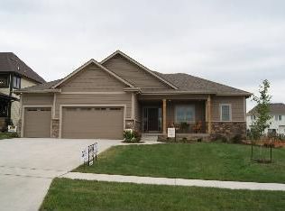 6837 Reed Ln, West Des Moines, IA 50266