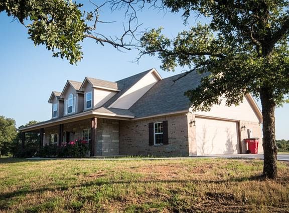 3rd image of 1920 Crystal Ln