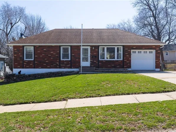 4021 Surrey Ln, Independence, MO 64055