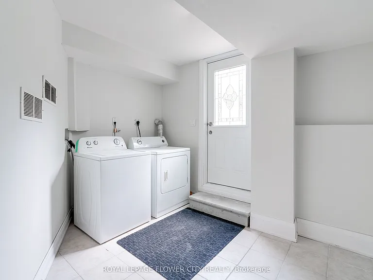5674 Whitehorn Ave E — Photo 4