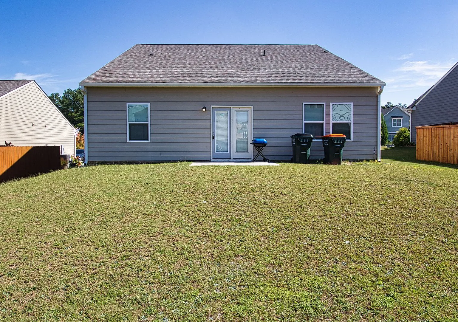 Available Now! 4 Bedroom 2 Bathroom Ranch In Sought After Neighborhood — Photo 4