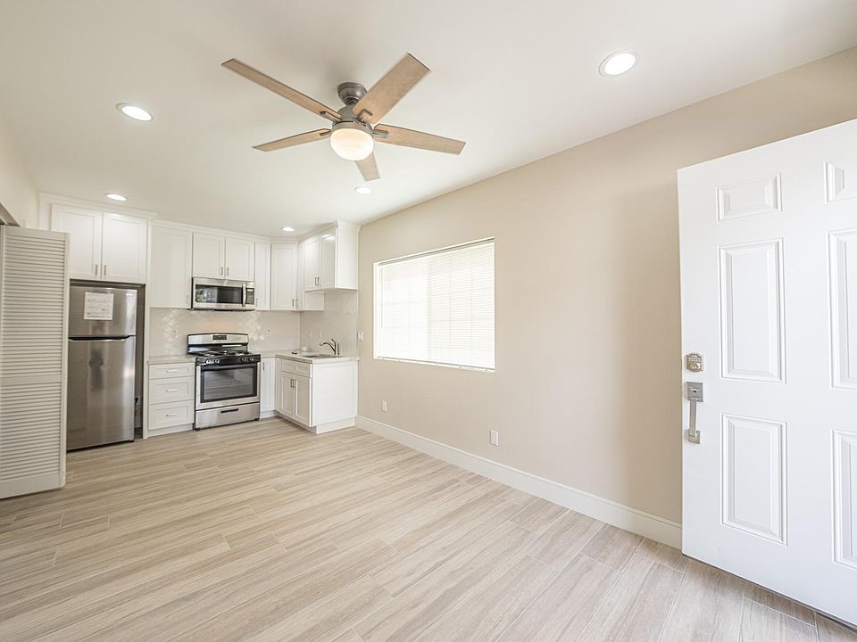 1st image of 21315 1/2 Kingsbury St