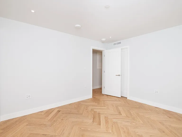 12 Commonwealth Ave #505 — Photo 5