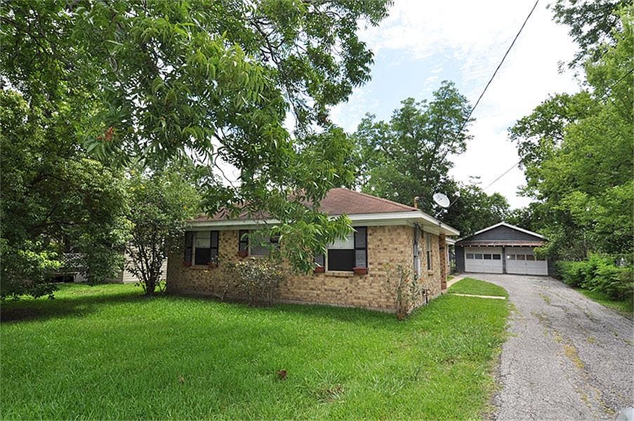 1st image of 5414 1st St