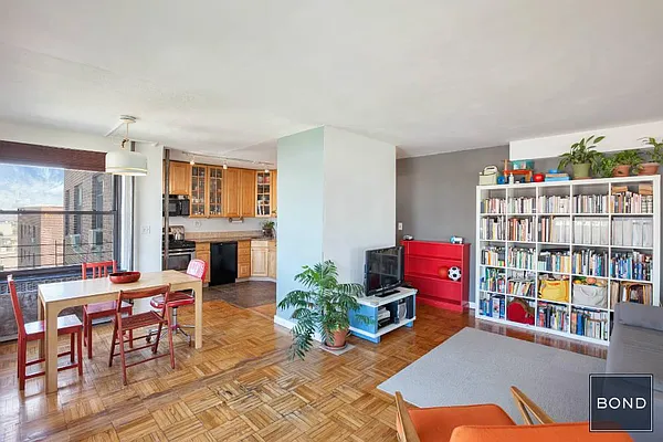 Sold by Bond New York | media 3