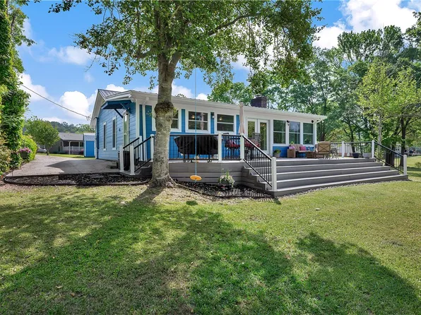 318 Cristy Ln, Fair Play, SC 29643