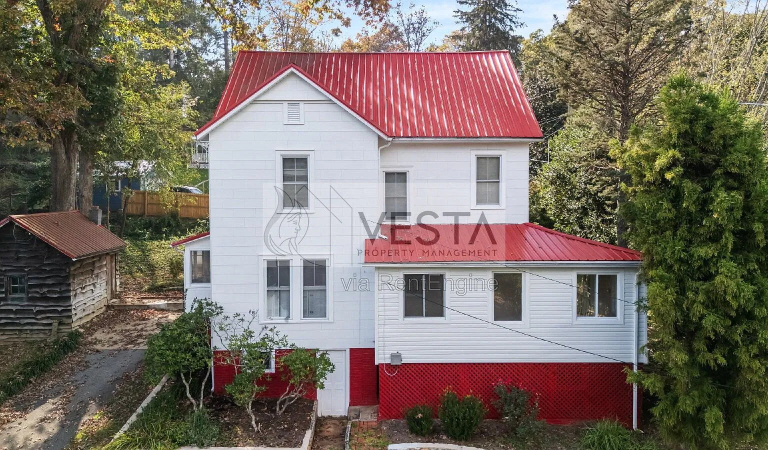 4 bed, 2.0 bath, 1983 sqft, $2,599 — Photo 3