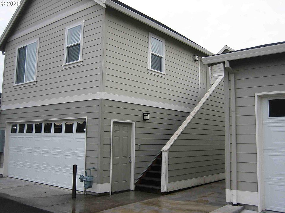 2nd image of 1470 NE Park Ln #A
