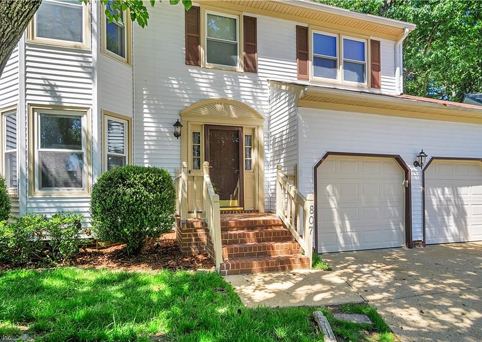 1st image of 807 Marquette Ct