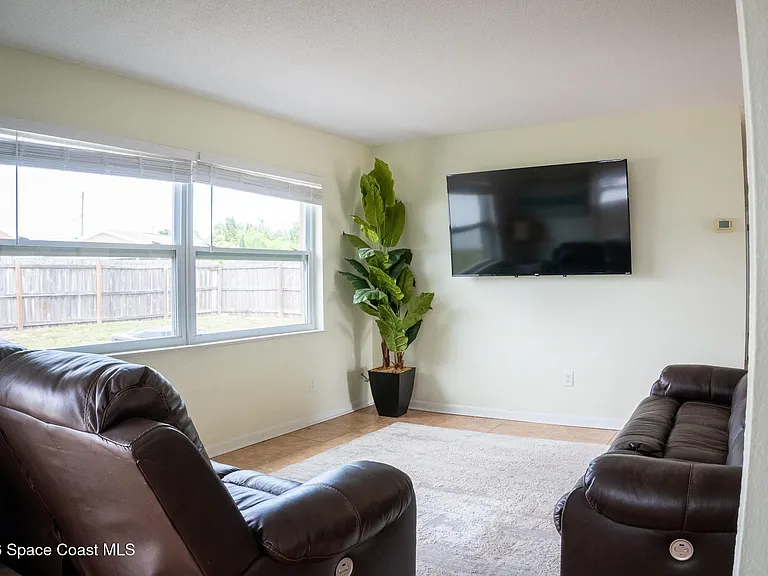 450 Newfound Harbor Dr — Photo 5