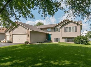 12154 Thrush St NW, Coon Rapids, MN 55448