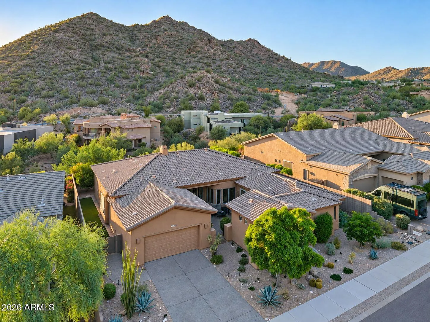 4 bed, 4.5 bath, 3243 sqft, $5,699 — Photo 4