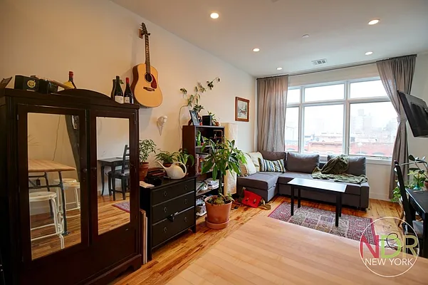 Rented by Next Door Realty NYC | media 13