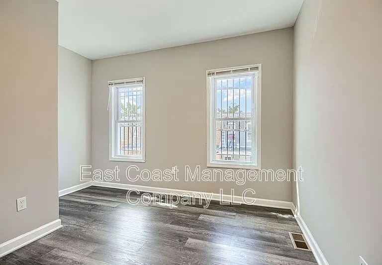 2408 Llewelyn Ave — Photo 15