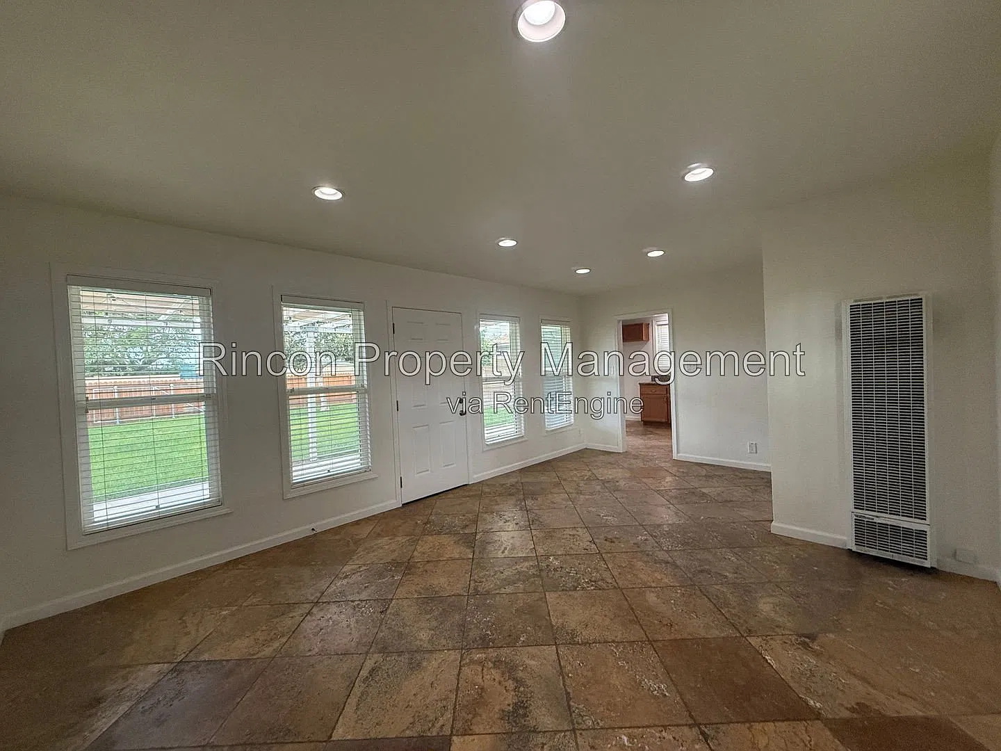 2 bed, 1.0 bath, 1012 sqft, $2,695 — Photo 2