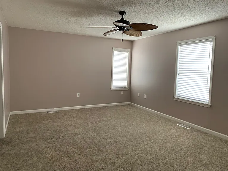 27163 Indian Meadows Cir — Photo 9